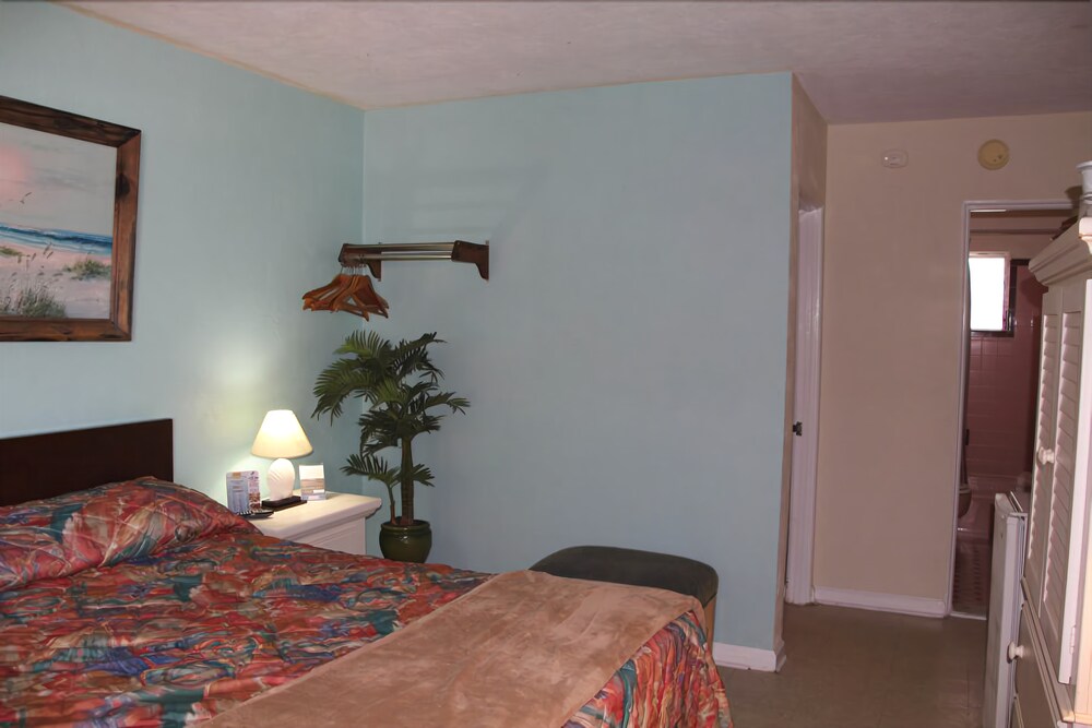 Beach Colony Motel - photo 3