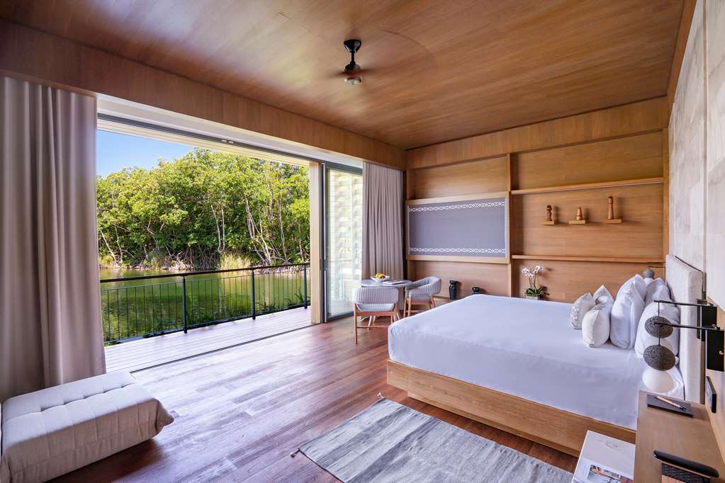 Lagoon and Sunset Rooftop Pool Villa - Bedroom