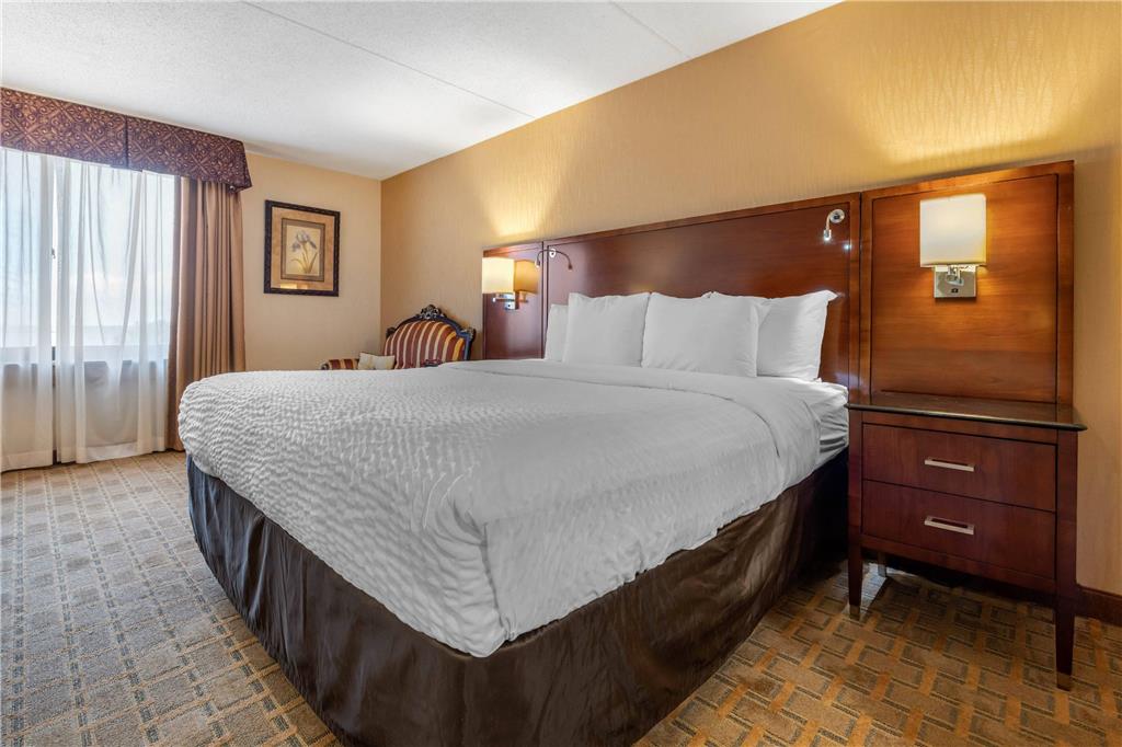 Clarion Hotel Conference Center on Lake Erie - photo 17