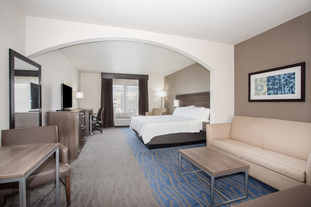 Holiday Inn Express & Suites Manhattan by IHG - photo 13