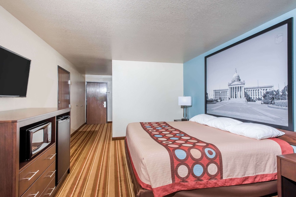 Super 8 by Wyndham Claremore OK - photo 6