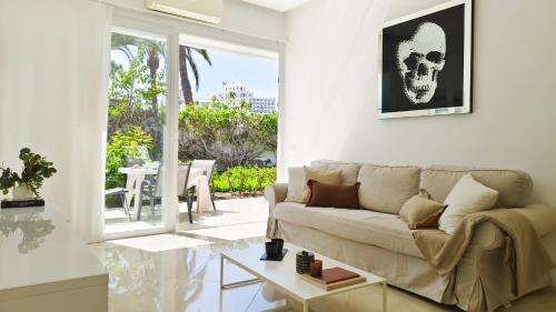 Las Palmas 1 Dunes Paradise — 4-Star Luxury Hotel in San Bartolome De Tirajana, Spain