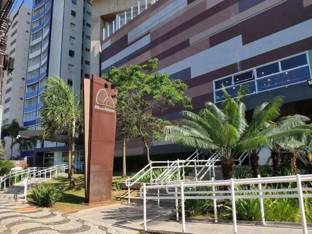 Book Santos Unlimited 618 no Som das Ondas com Vista lateral — 4-Star Luxury Hotel in Campo Grande, Brasil