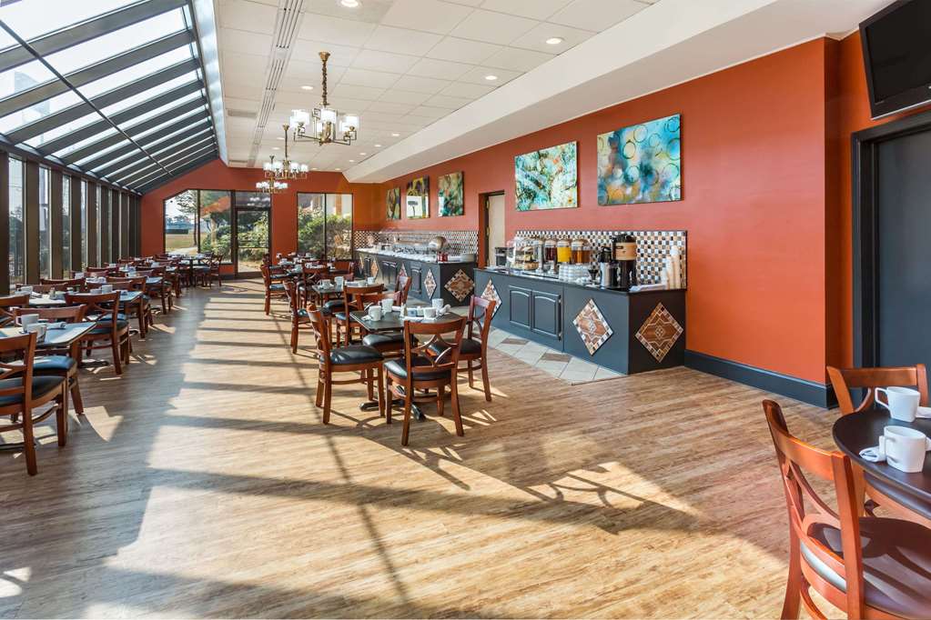 Wyndham Garden Greensboro - photo 27