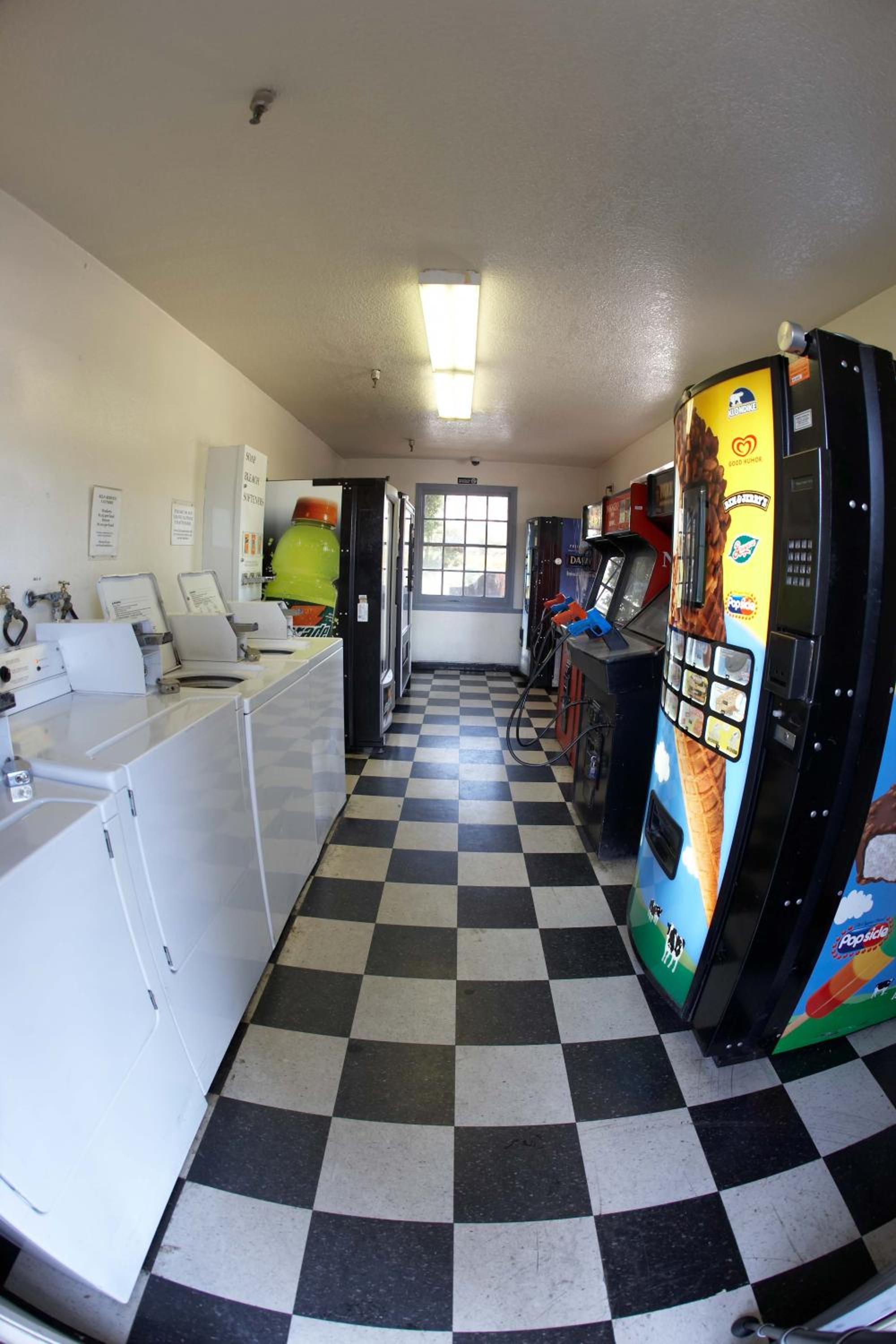 E Z 8 Motel Old Town - photo 14