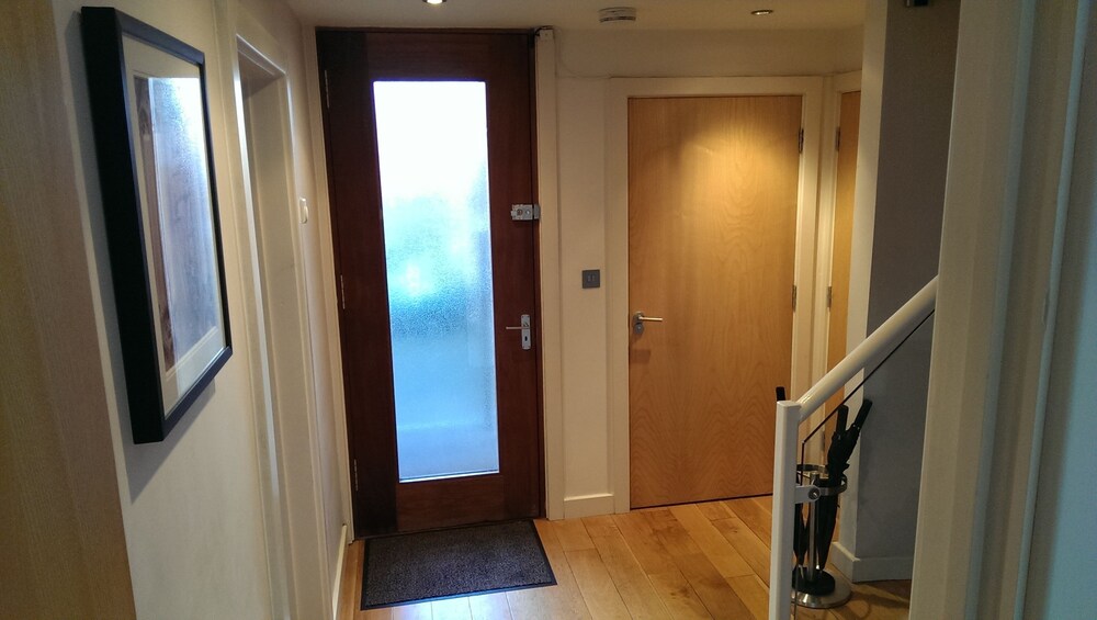 South House — Winchester — photo 2