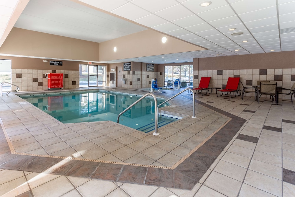 Hampton Inn Madison East Towne Mall Area - photo 16