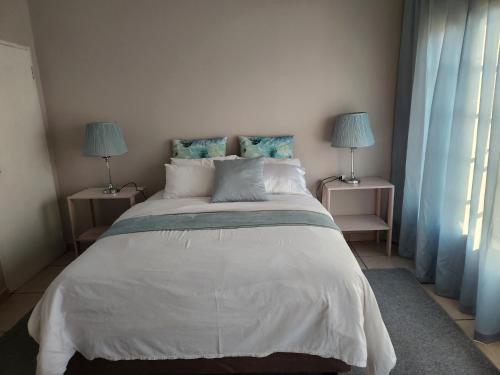 Guesthouse 71 Sunny Guest Room — 4-Star Luxury Hotel in Boksburg, South Africa