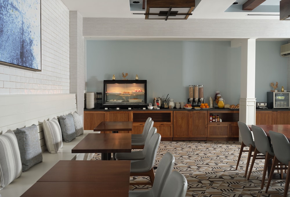 Hotel Abrego - photo 25
