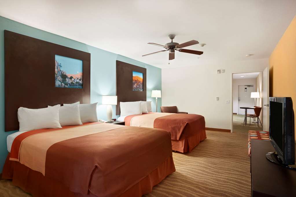 Super 8 by Wyndham Indio - photo 18