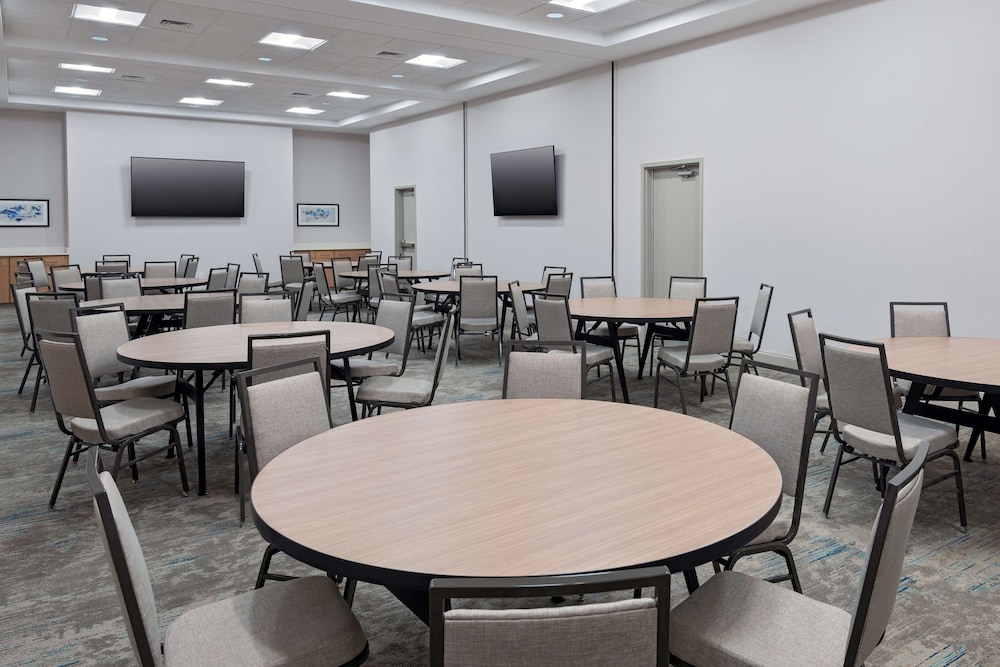 Hilton Garden Inn Charlotte Uptown - photo 36