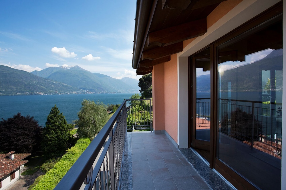 Casa Attico Al Porto — 4-Star Luxury Hotel in Pianello Del Lario, Italy