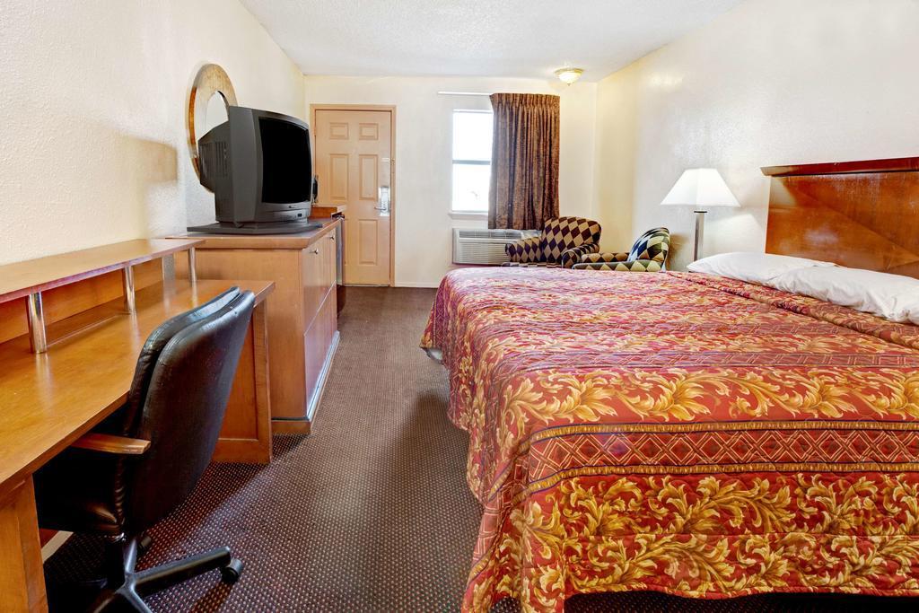 Knights Inn Anadarko - photo 5