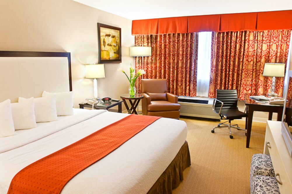 Holiday Inn Hotel & Suites Boston Peabody by IHG - photo 17
