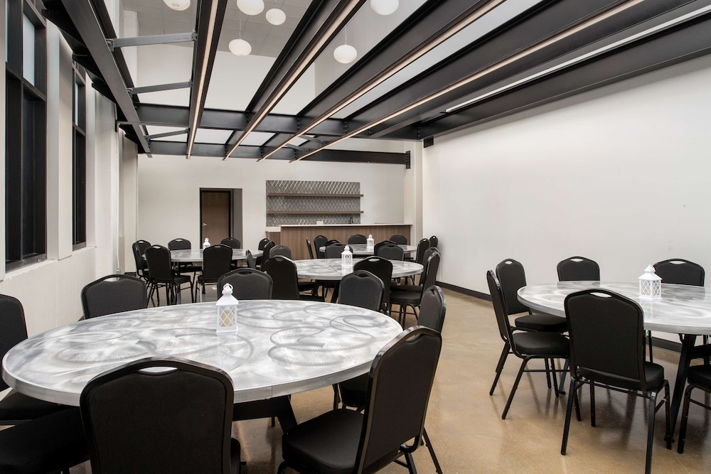 Home2 Suites by Hilton Nashville Downtown Convention Center - photo 37