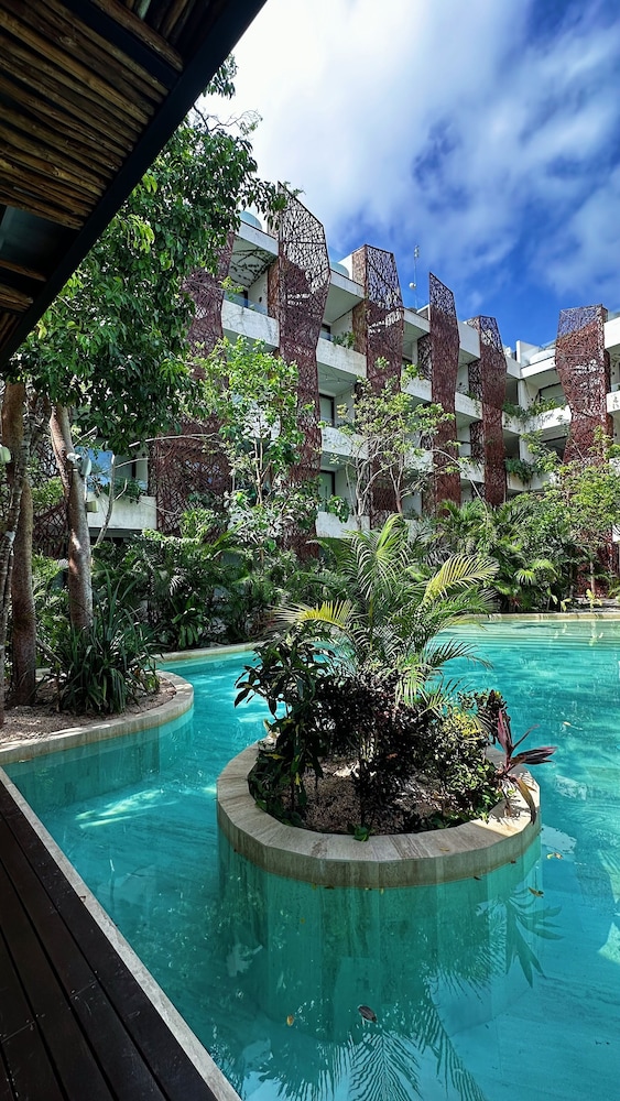 Studio 19 DK Jade - carbon neutral hotel in Tulum