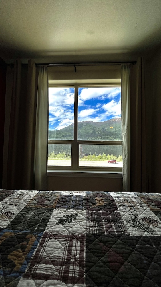 Denali Rainbow Village RV Park and Motel - photo 17
