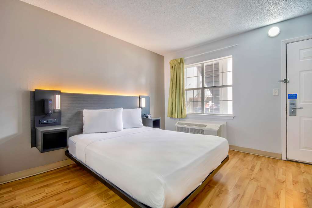 Studio 6 Extended Stay San Antonio TX Six Flags - photo 19