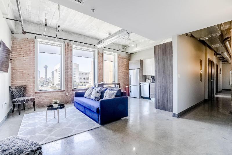Luxury Downtown Dallas Stay by Amyfinehouse - photo 129