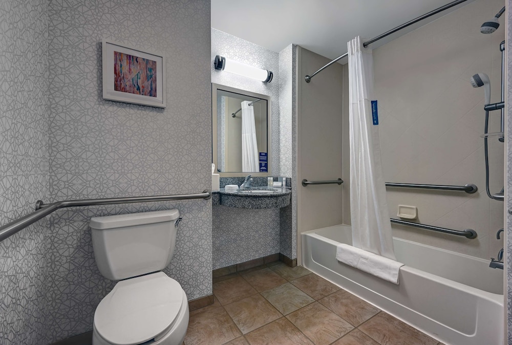 Hampton Inn Farmington - photo 24