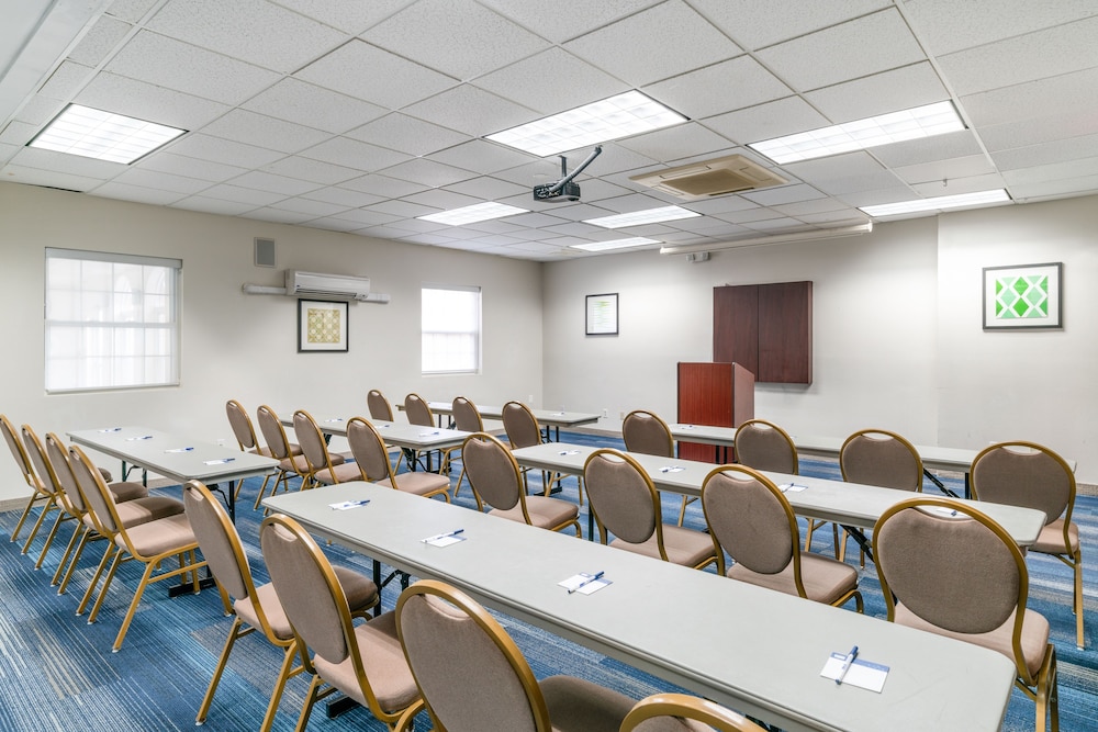 Holiday Inn Express Prince Frederick by IHG - photo 34