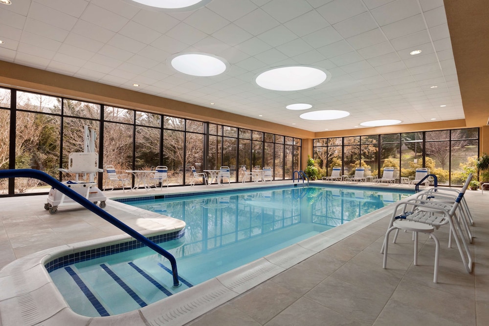 Hampton Inn Warrenton - photo 34