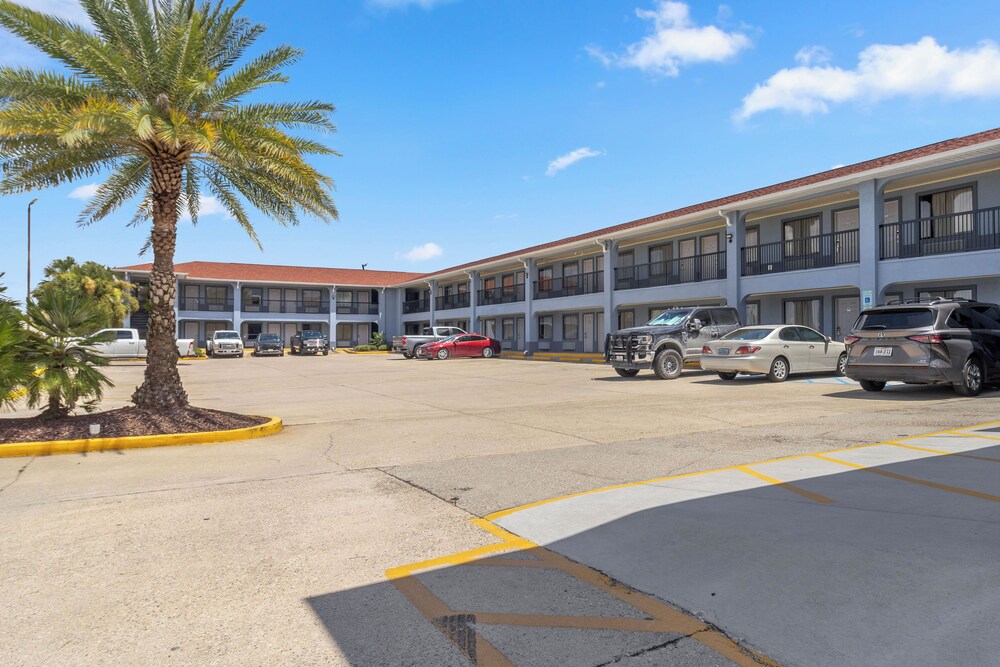 Express Inn and Suites - photo 44