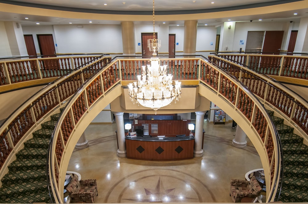 Holiday Inn Express and Suites Bakersfield Central by IHG - photo 45