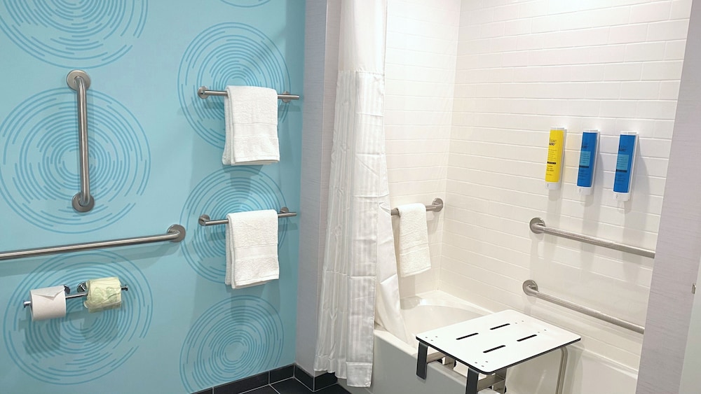 Tru By Hilton Baltimore Harbor East MD - photo 20