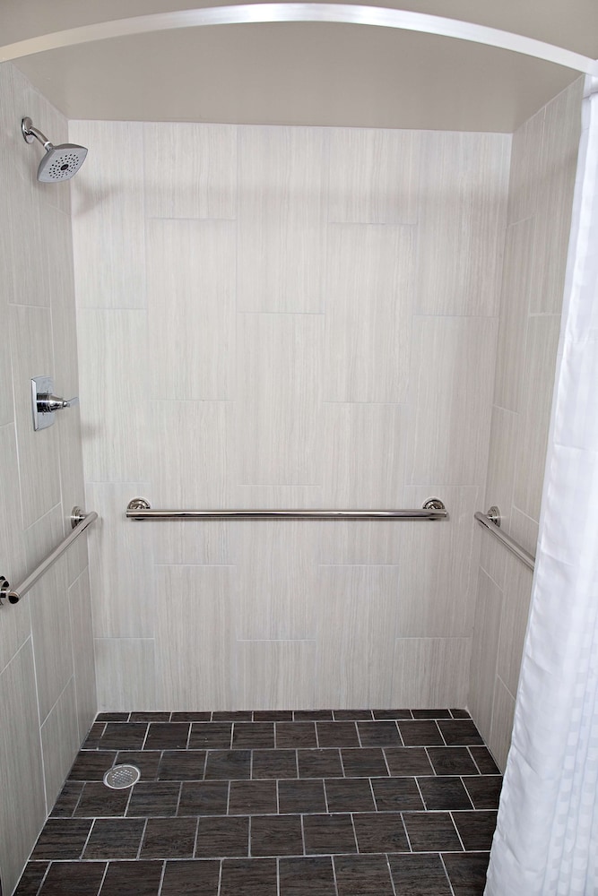 Hilton Greenville - photo 28