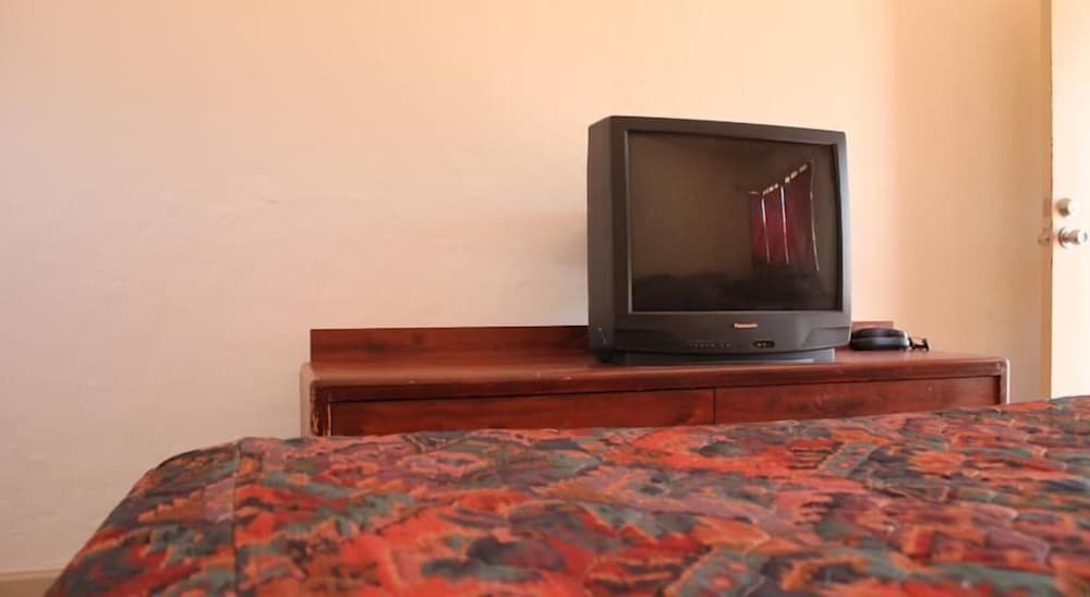 La Siesta Motel - photo 10