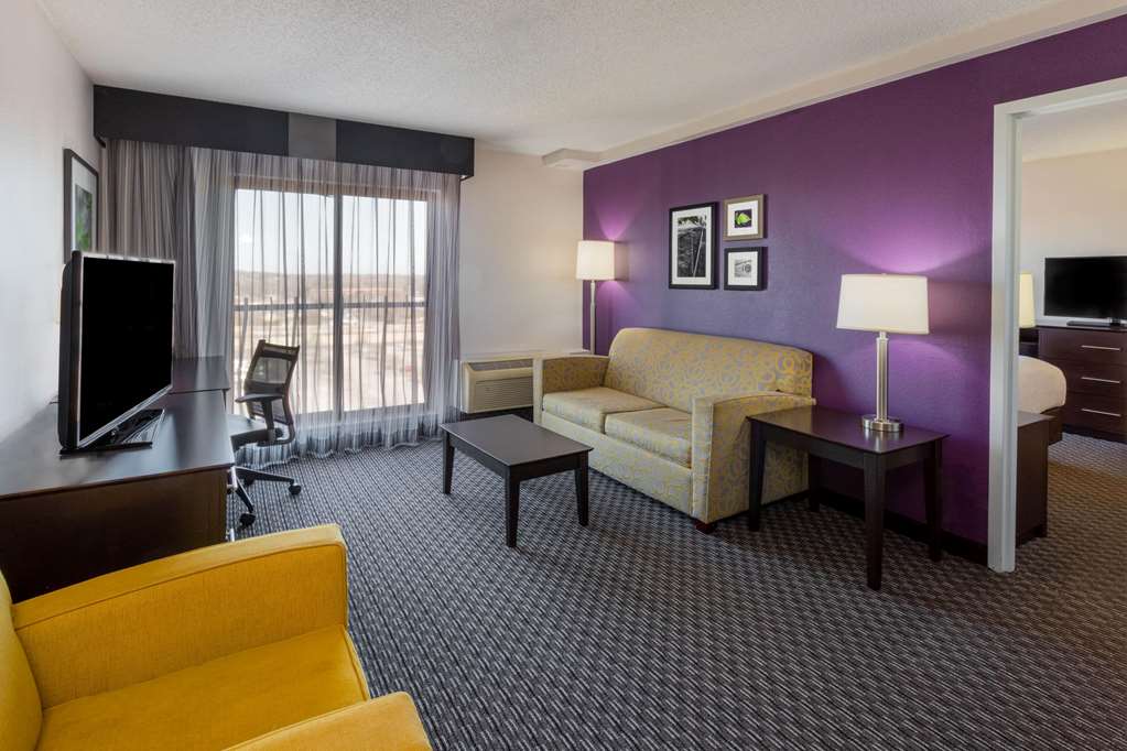 La Quinta Inn & Suites by Wyndham Minneapolis Bloomington W - photo 50