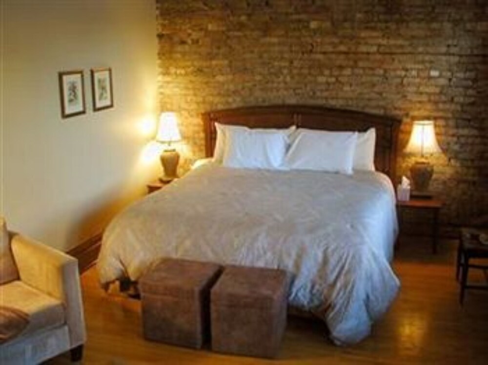 Old Chicago Inn - photo 5