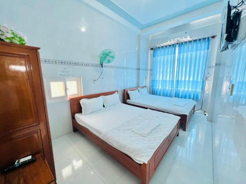 Khách Sạn Phương Lam - last minute hotel in Unknown City