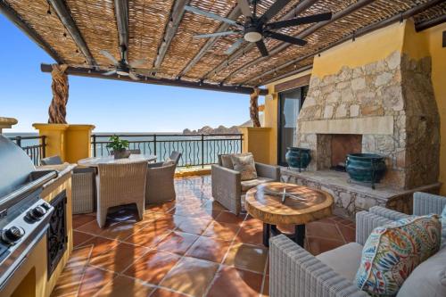 4BD 2 level Penthouse 5 Star Beachfront Paradise. in Cabo San Lucas, Mexico
