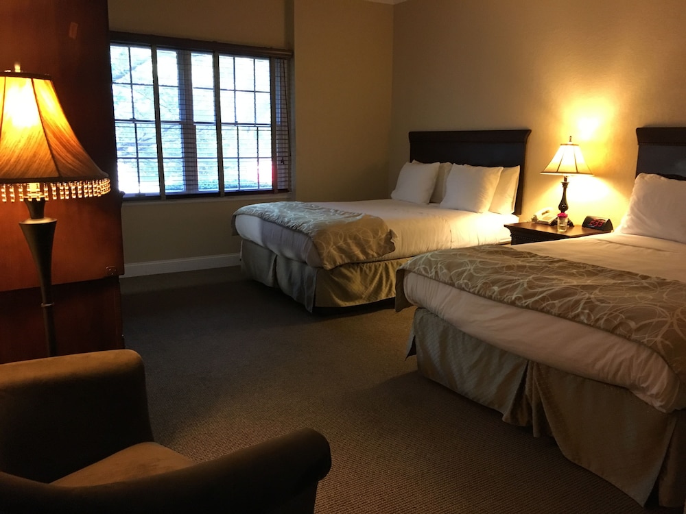 Colts Neck Inn Hotel - photo 10