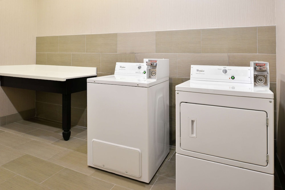 Hampton Inn & Suites Hutto Austin - photo 36