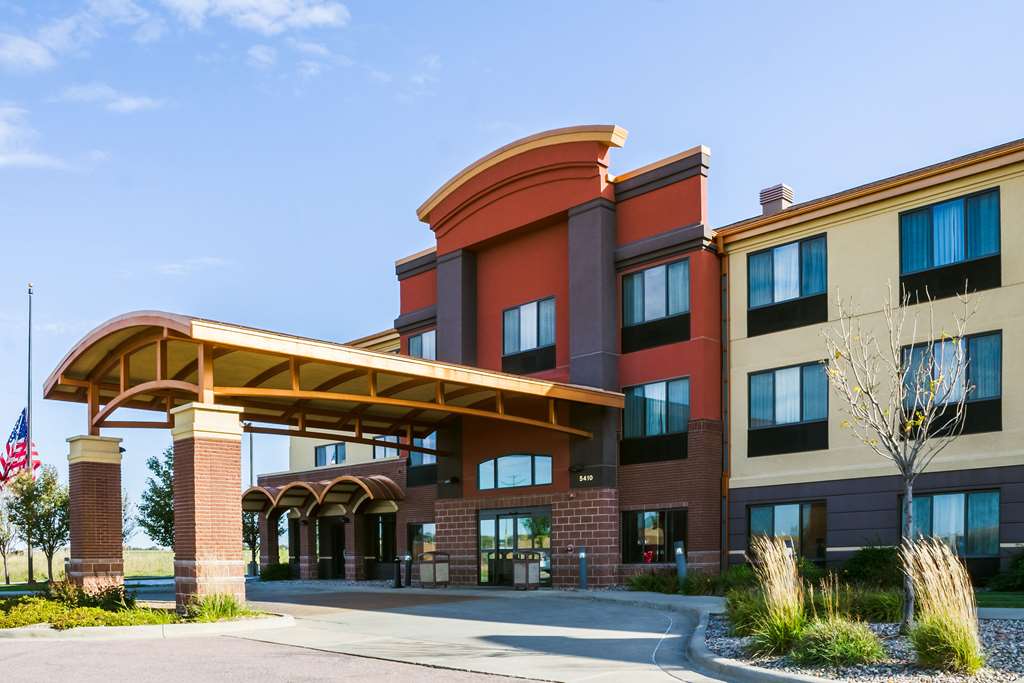 Quality Inn & Suites Airport North - featured photo
