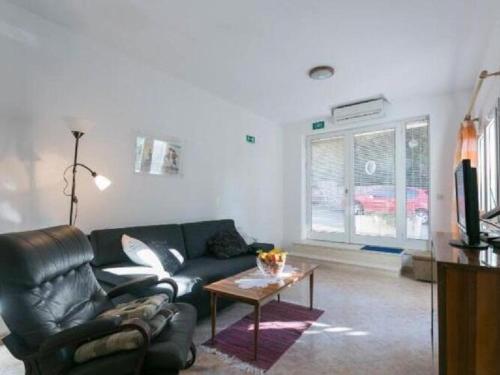 Apartment Anita Gru One Bedroom Apartment with Balcony — 4-Star Luxury Hotel in Dubrovnik, Croatia