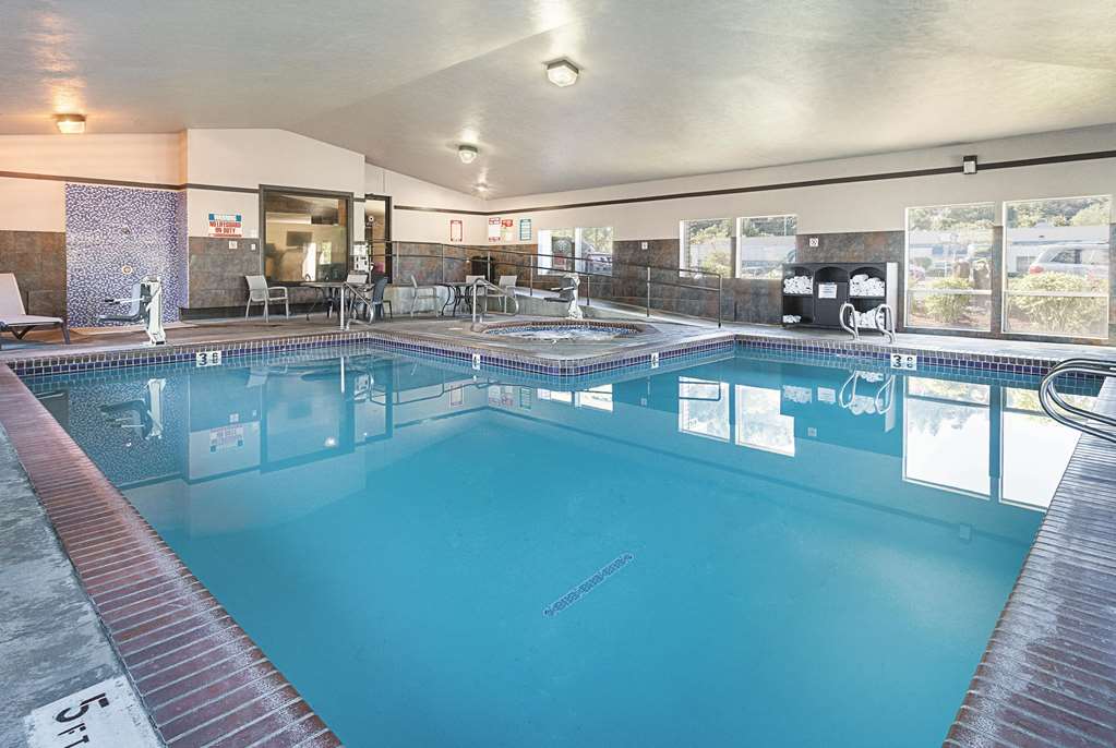 La Quinta Inn & Suites by Wyndham Portland NW - photo 8