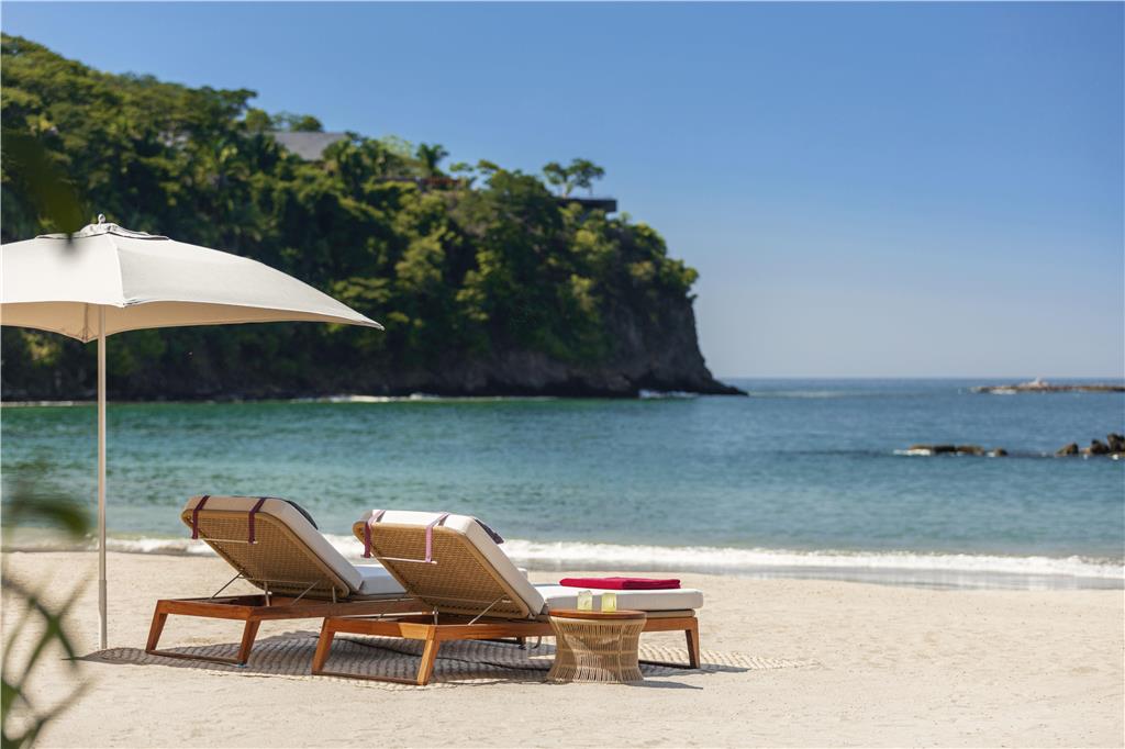 Beach Club Sunbeds Ocean