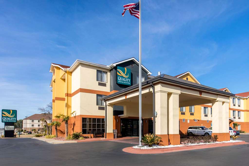 Quality Inn Suites Montgomery East Carmichael Rd — Montgomery