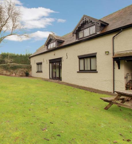 Stable Cottage — 4-Star Luxury Hotel in Ross On Wye, United Kingdom