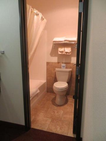 North Park Inn & Suites - photo 16