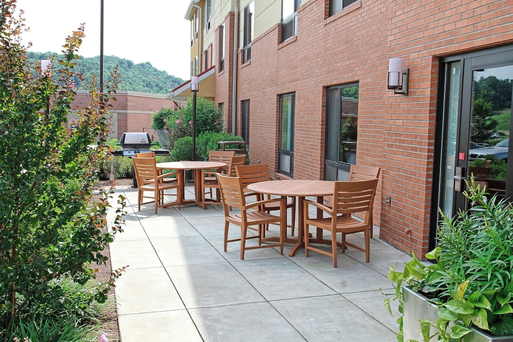 TownePlace Suites by Marriott Huntington - photo 25