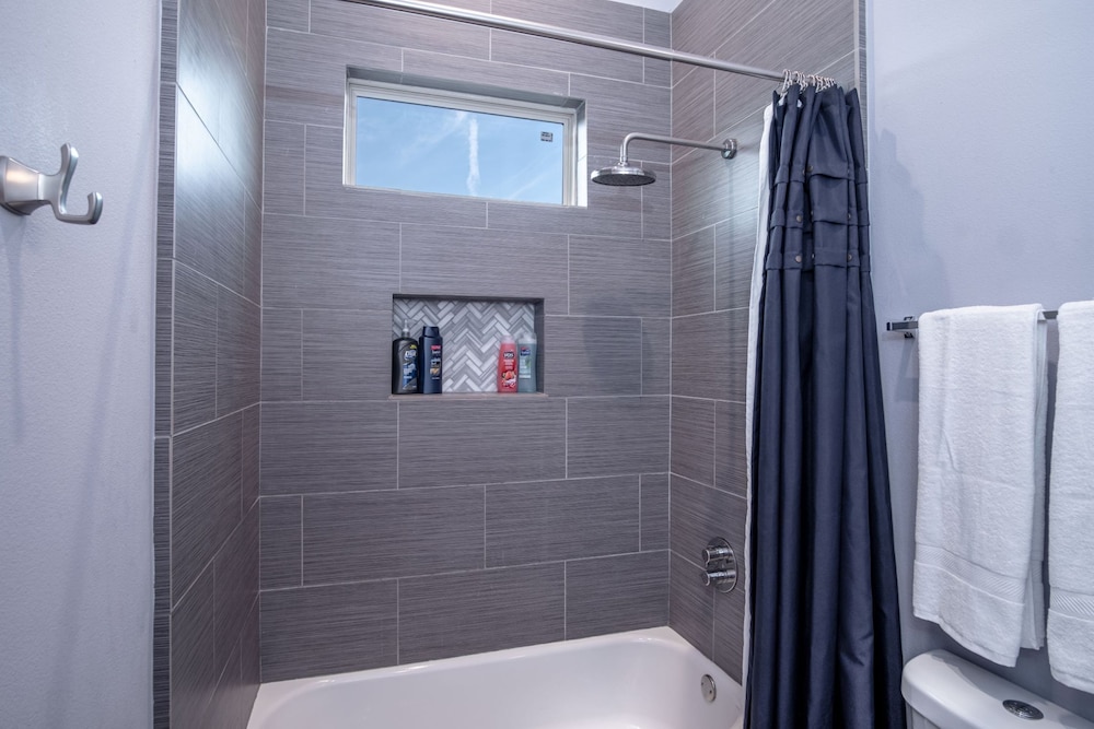 Prosperity Place Remodeled 3br 2ba Near Downtown - photo 24