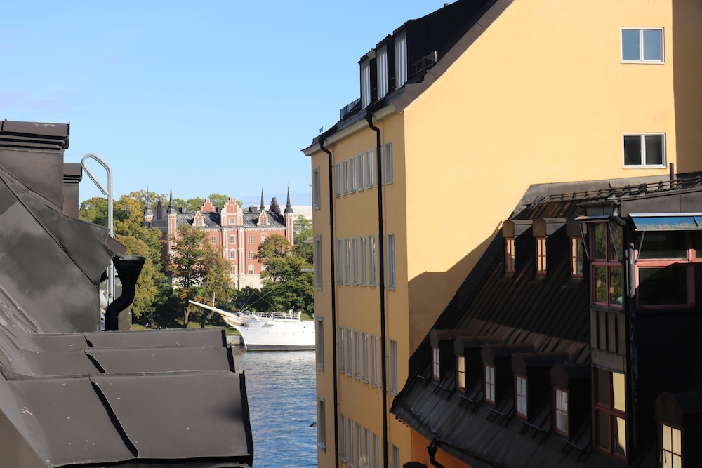 Divine Living Apartments — 4-Star Luxury Hotel in Stockholm, Sweden