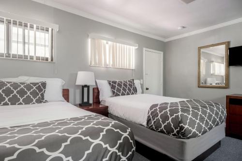 Browntown Room for 4: Comfort Wifi & Parking — hotel in Riverview
