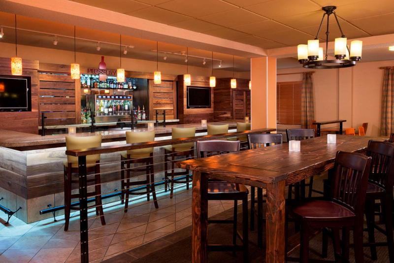 DoubleTree by Hilton Hotel Vancouver - photo 10