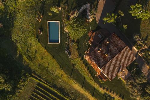 Poggio Belvedere Countryside Villa — 4-Star Luxury Hotel in Mercatello Sul Metauro, Italy